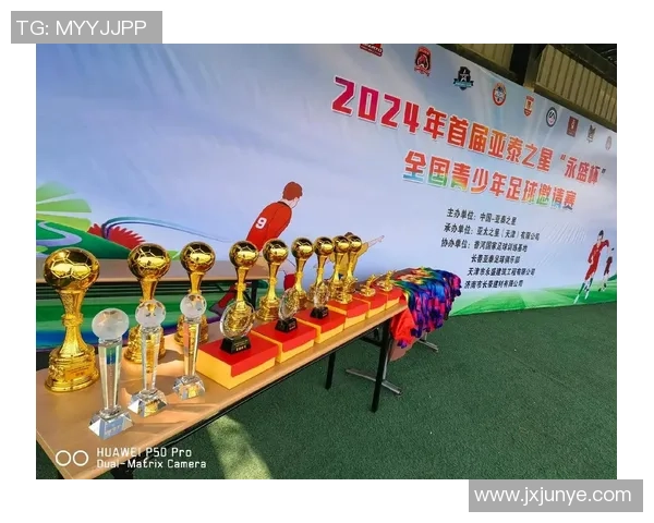 足球之星闪耀赛场技艺超群引领风潮激励无数年轻梦想追逐者